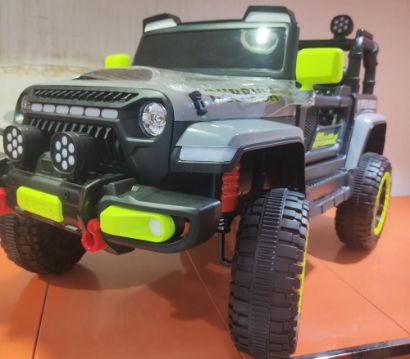 صورة سيارة أطفال كهربائية جيب رباعية الدفع – مغامرة وقوة في تصميم واحد